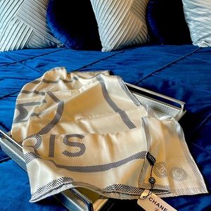 Designer scarf NWT